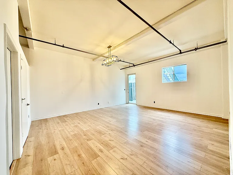 312 W 5th St #1205 — Photo 16