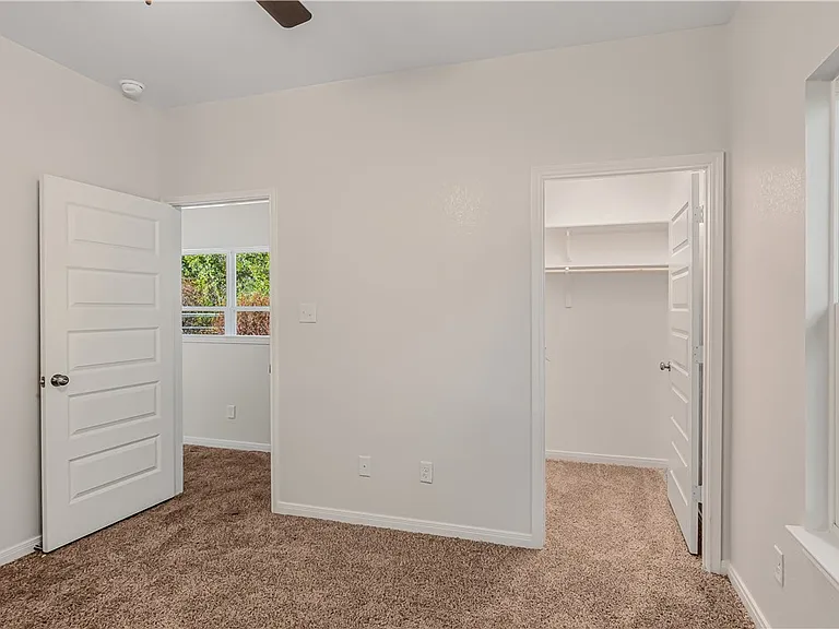 601 W 24th St #112 — Photo 11