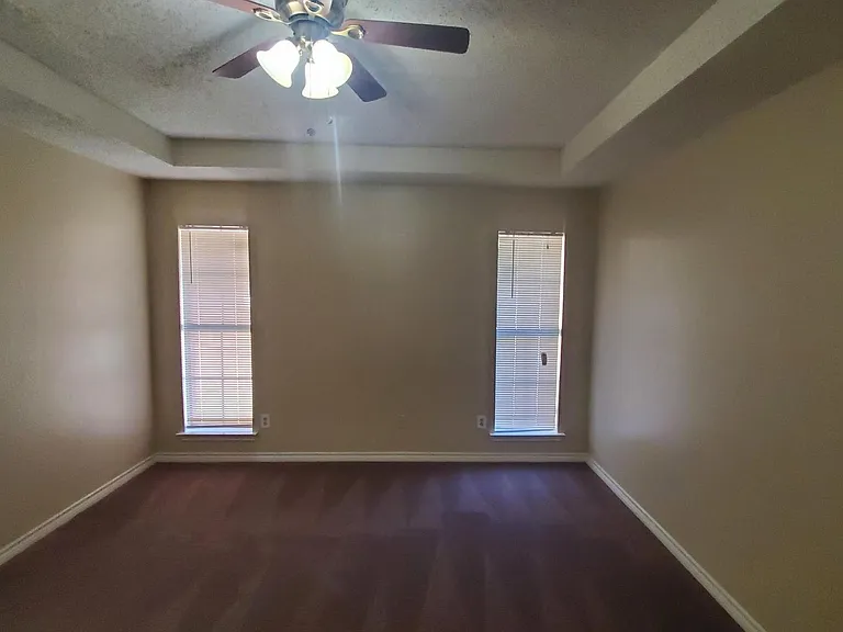 505 Pelican Ct — Photo 4