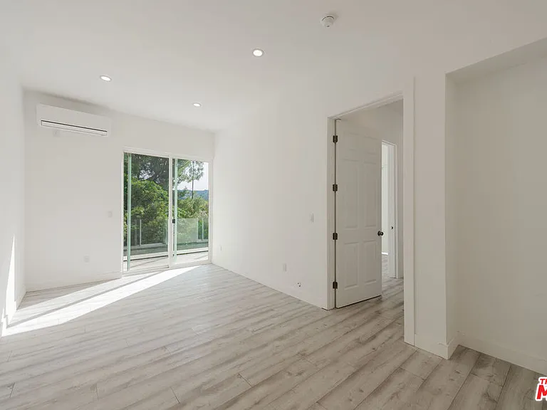 4724 N El Caballero Dr — Photo 12