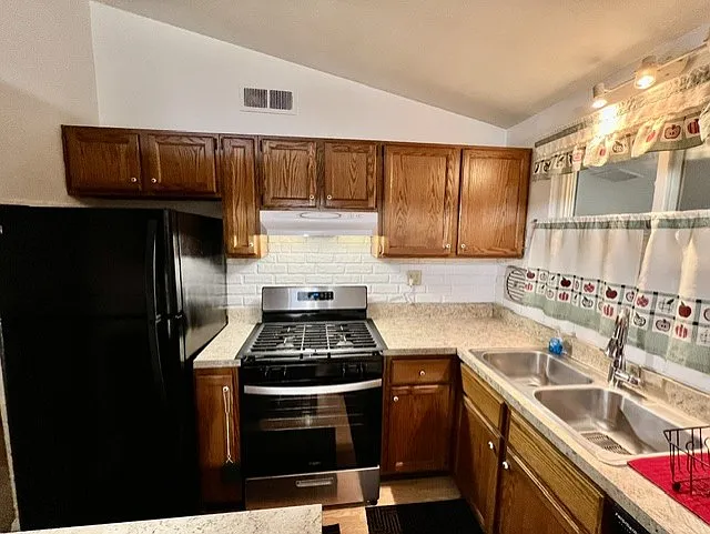 2214 Glendale Dr — Photo 5