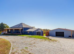 13704 County Line Rd, Carlisle, IA 50047