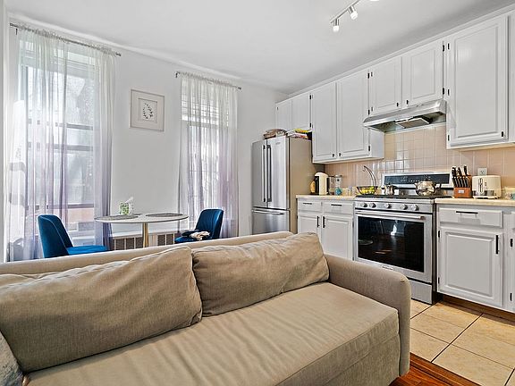 3rd image of 154 E 97th St APT 7
