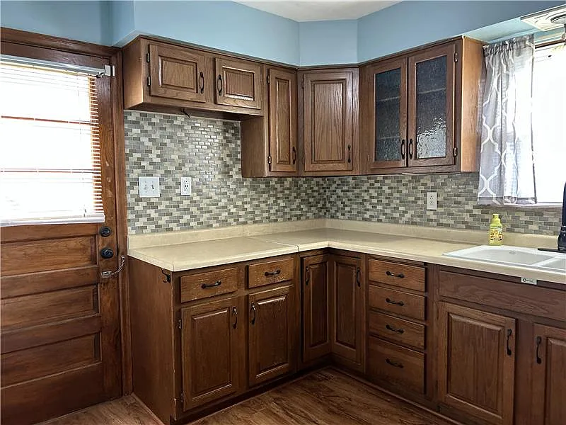 4 bed, $2,000 — Photo 4