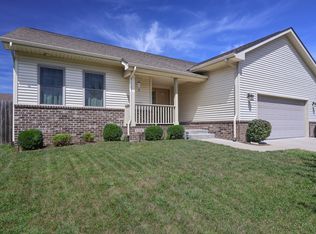 6106 Regency Dr, Columbus, IN 47203