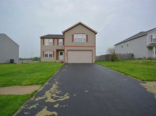 533 Prairie Point Dr, Poplar Grove, IL 61065