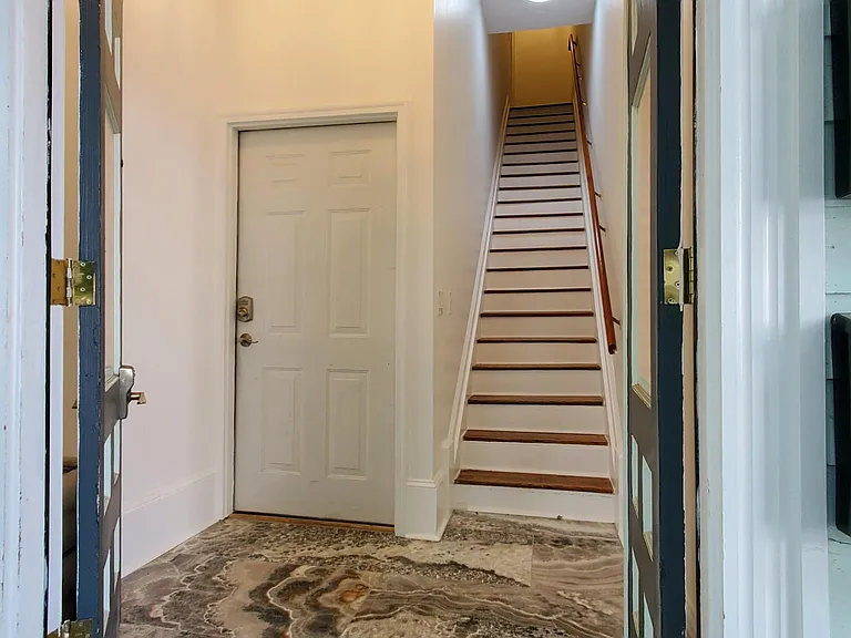 306 W Park Ave #A — Photo 5