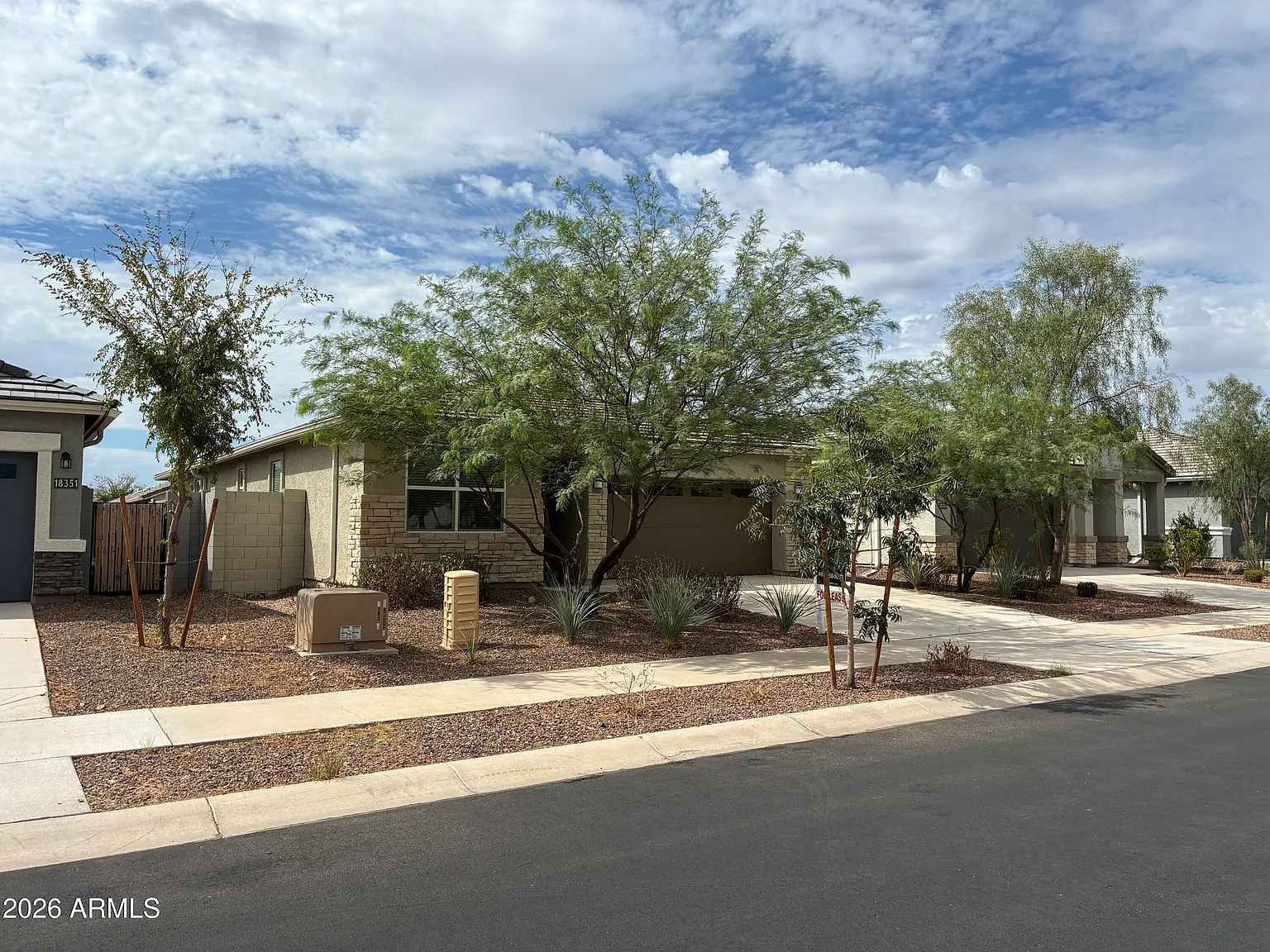 3 bed, 2.0 bath, 1604 sqft, $1,895 — Photo 3