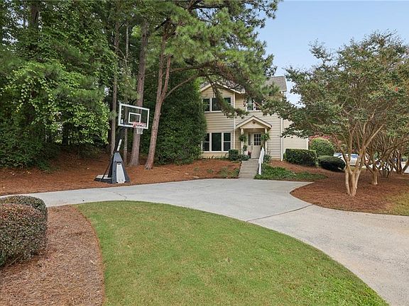 3rd image of 217 Peachtree Hollow Ct