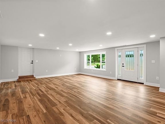 4th image of 112 Thomas Dr