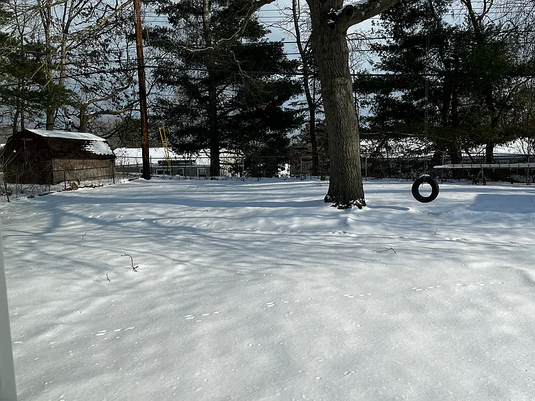 97 Locust Park — Photo 32