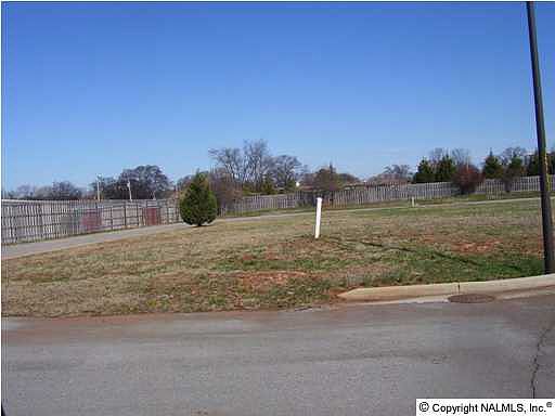 2nd image of 2002 Park Ter SE