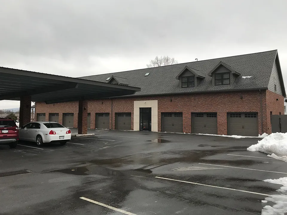 Building Photo 3