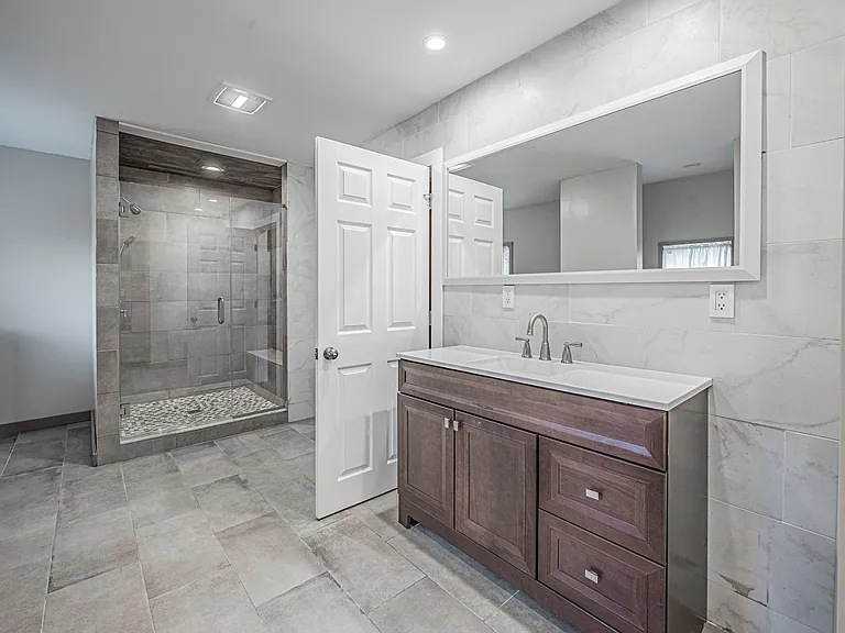 4252 Hartland Rd — Photo 24