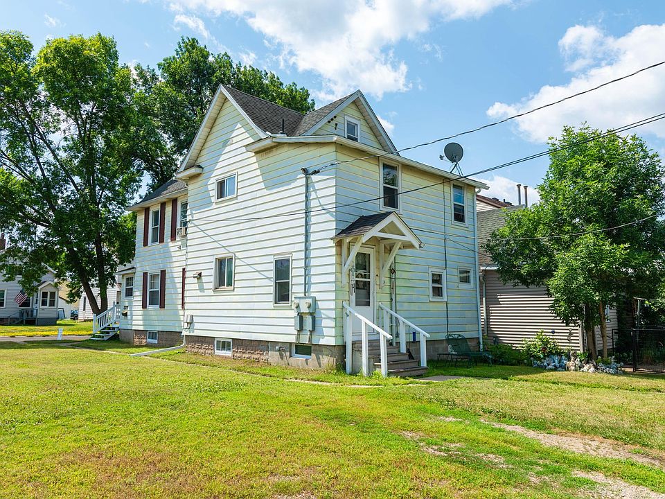 1st image of 205 4th St N