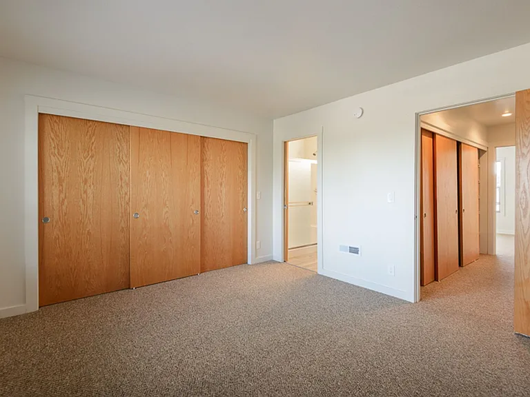 2334 NE Holliday Ave #3 — Photo 10