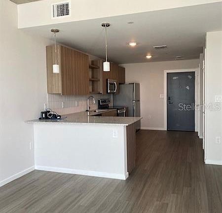 2nd image of 460-1 N Terry Ave