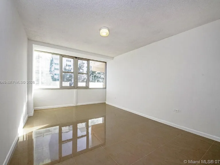 7545 E Treasure Dr #2H — Photo 27