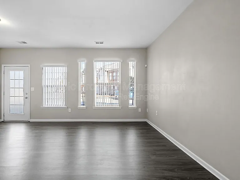 14138 Webster Dr — Photo 5