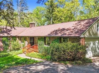 10228 Mayfield Rd, Chesterland, OH 44026