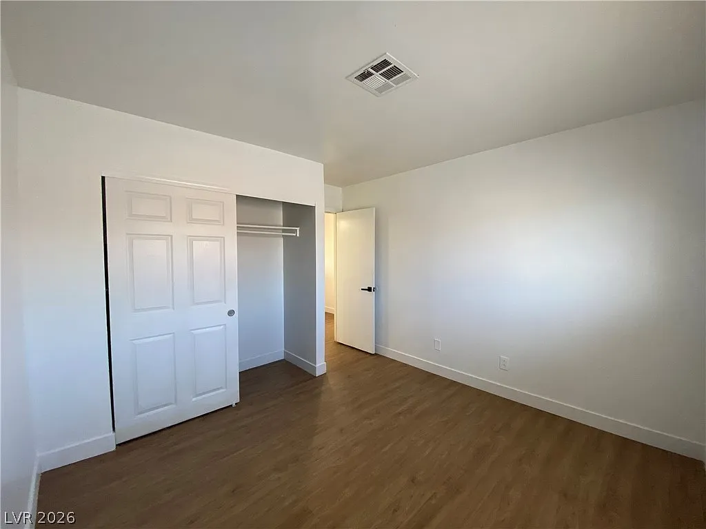 3 bed, 2.0 bath, 3604 sqft, $1,325 — Photo 4