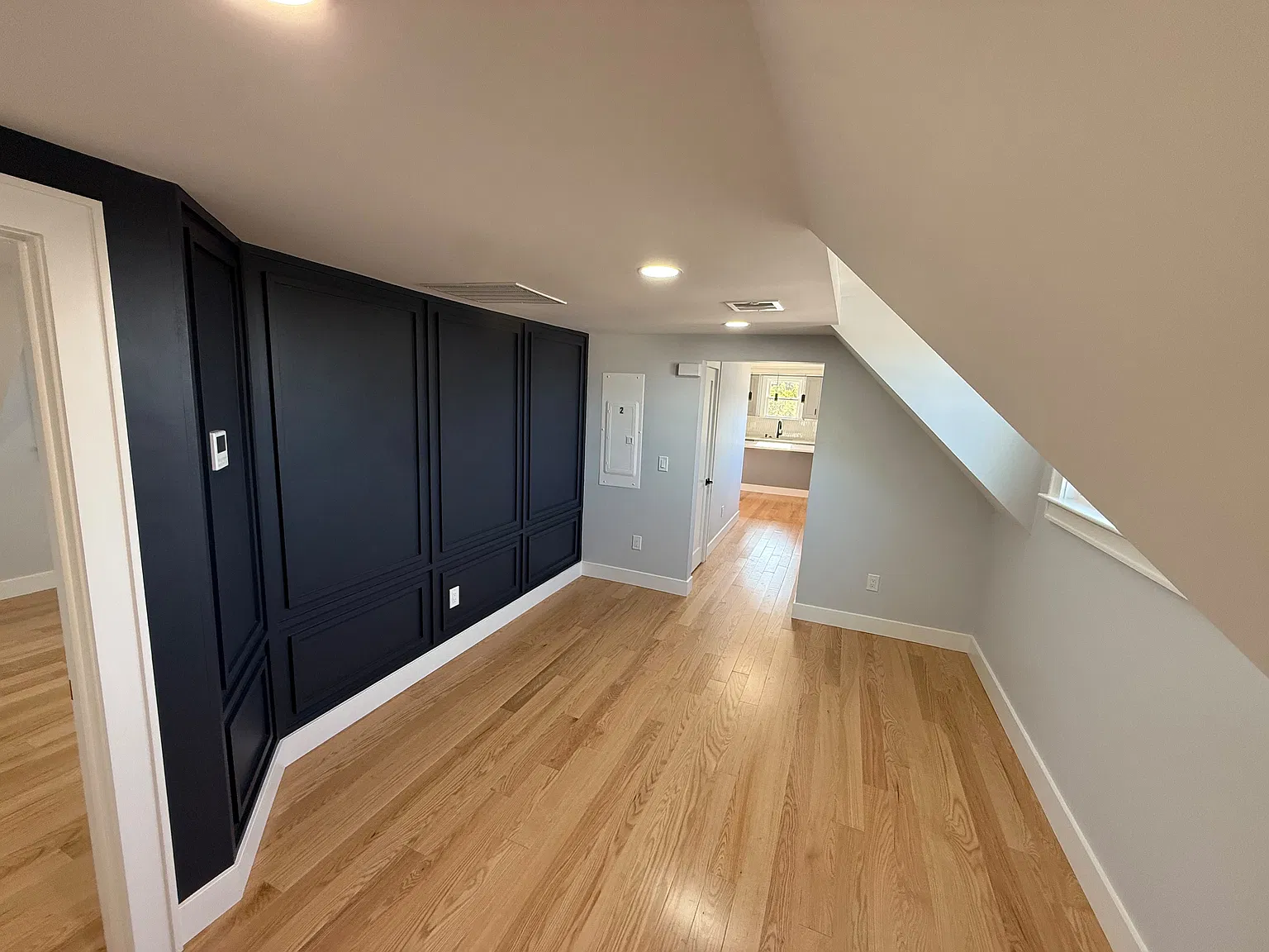 3 bed, 998 sqft, $2,850 — Photo 3
