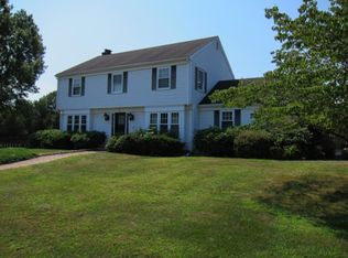 24 Magnolia Rd, Somerset, NJ 08873