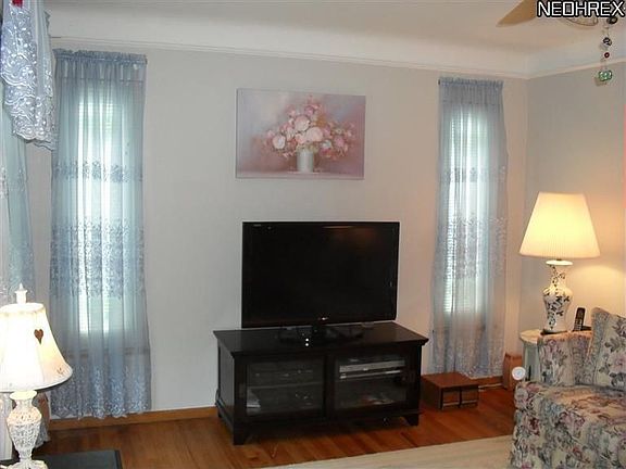 5th image of 4000 W 229th St
