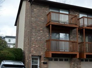 384 Knapps Hwy, Fairfield, CT 06825