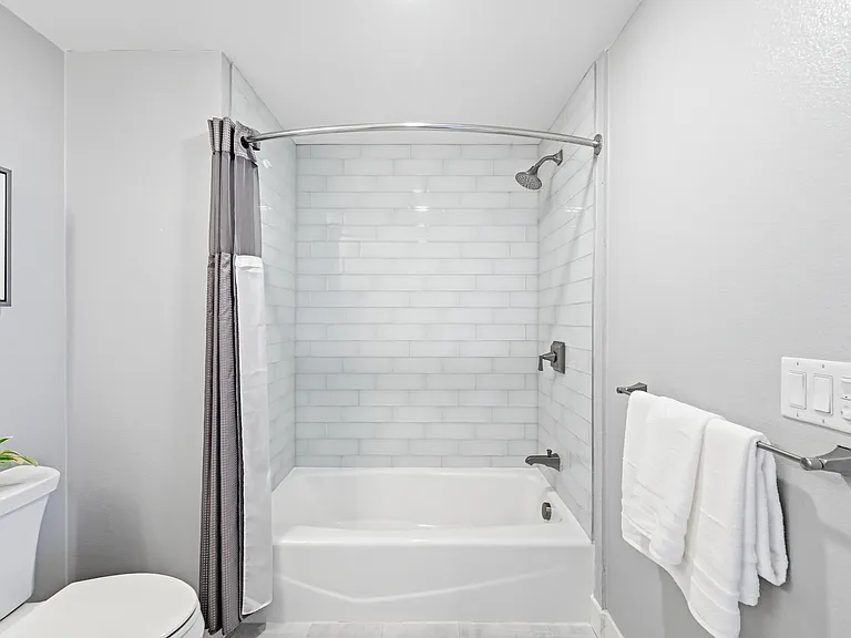 1048 Monroe St #307 — Photo 35