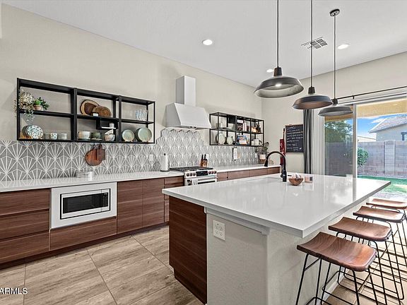 5th image of 22459 E MUNOZ Street