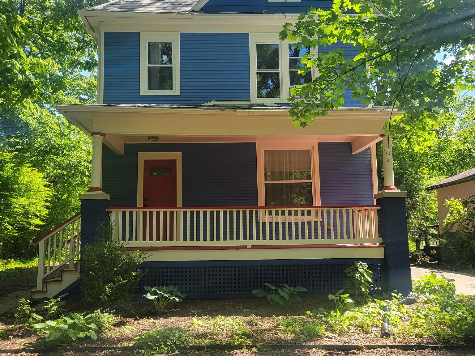 4 bed, 2.5 bath, 2400 sqft, $2,800 — Photo 1