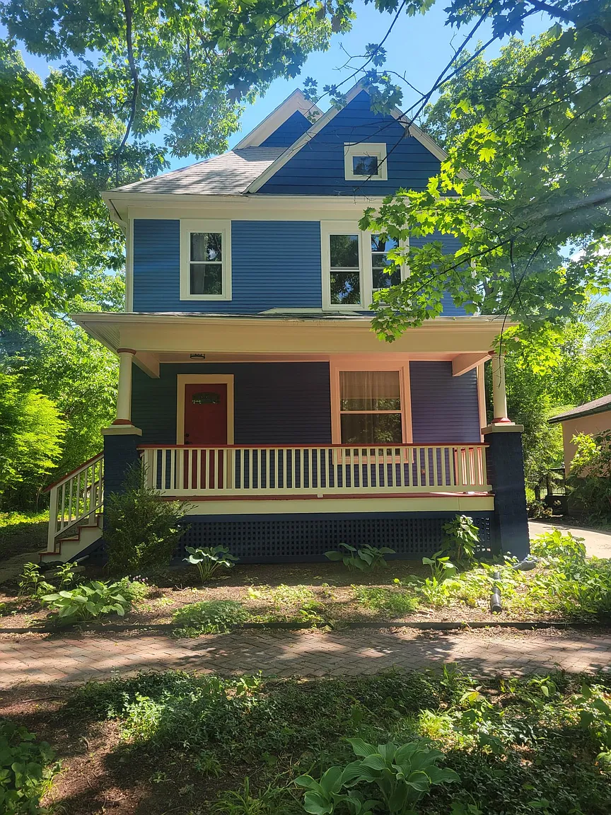 303 W High St photo 1