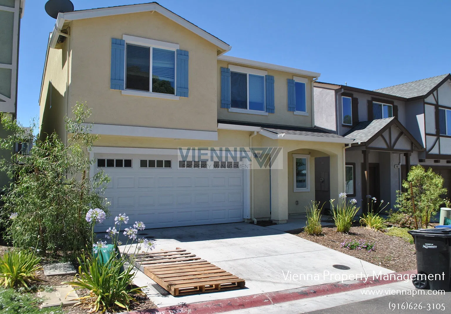 3 bed, 2.5 bath, 1668 sqft, $2,695 — Photo 1