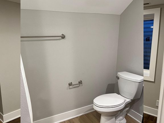 Bathroom toilet & fixtures