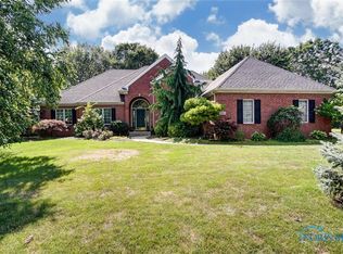 792 Elk Ridge Rd, Northwood, OH 43619