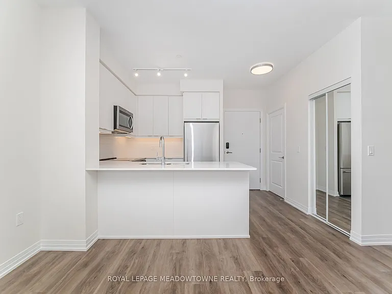 15 Watergarden Dr #207 — Photo 9