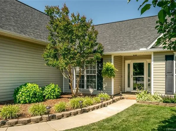 222 Misty Valley Rd, Fletcher, NC 28732