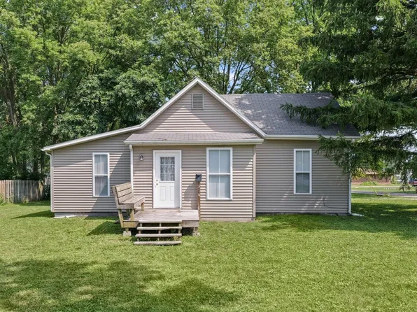 914 E Washington St, Monticello, IL 61856