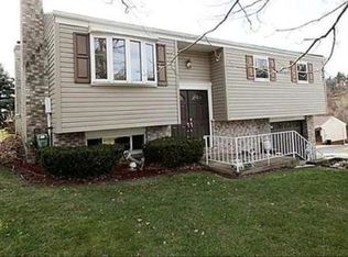 114 Cedarwood Dr, Pittsburgh, PA
