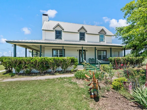 266 Old Chisholm Trl, Rhome, TX 76078