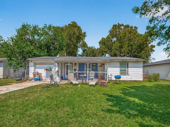 1822 Wayside Dr, Texas City, TX 77590