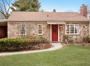 1128 S Chase St, Wheaton, IL 60189