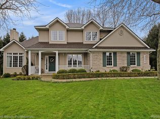 3274 Mackenzie Ct, Howell, MI 48843