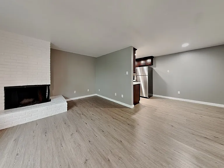 1105 S Woodlawn St #2 — Photo 22