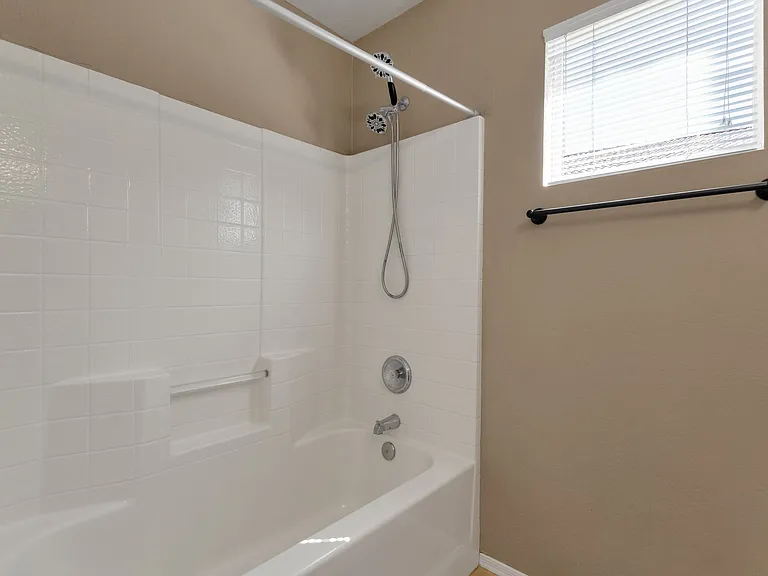 647 W Fremont Dr — Photo 14