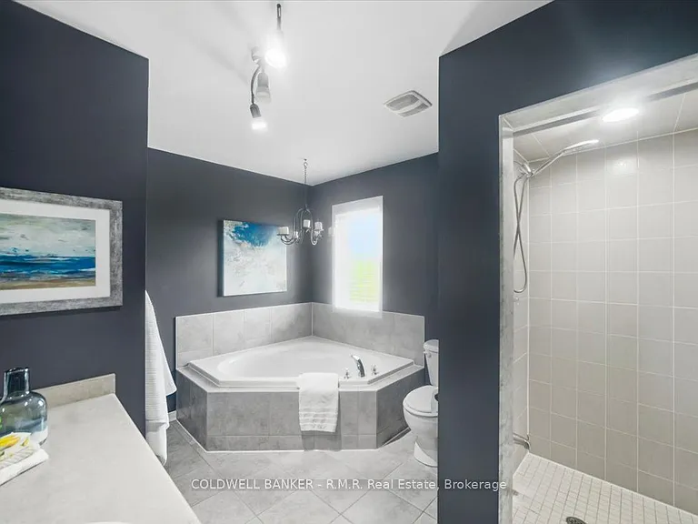 45 Angier Cres — Photo 29