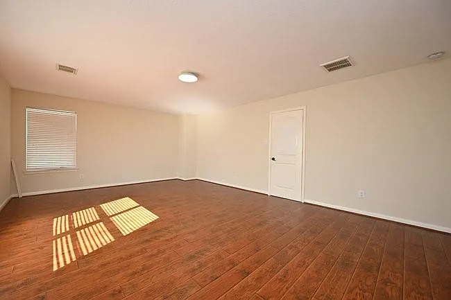 9403 Coatsworth Dr — Photo 20