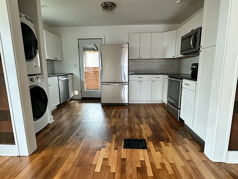 100 Bradley St — Photo 11
