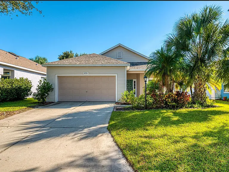 6221 Foxglove Ln — Photo 4